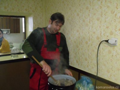 PRVNÍ KOMÁROVSKÝ OVAR