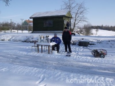 HROMADNÉ BRUSLENÍ NA RYBNÍKU