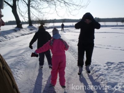 HROMADNÉ BRUSLENÍ NA RYBNÍKU