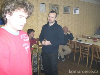 Turnaj ve stolním tenise a šipkách